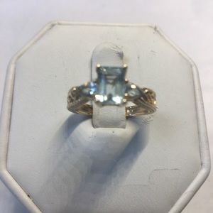 14K yellow gold Aquamarine ring